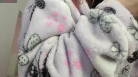 Scarlet  online show from September 24, 2025, 1:20 am