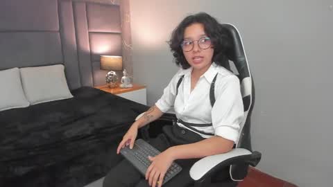 scarleth_blaze online show from May 23, 2026, 3:56 am