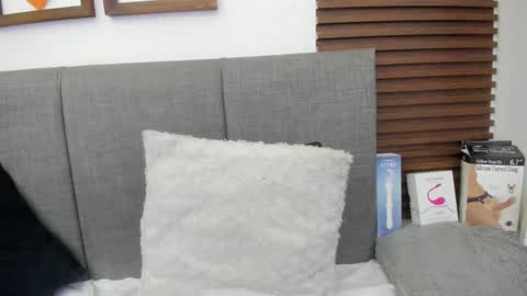 Snapshot of scarleth_swann chatting on February 7, 2025, 9:05 am scarleth online show from February 7, 2025, 9:05 am