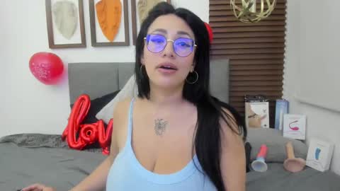 Snapshot of scarleth_swann chatting on February 14, 2025, 8:21 am scarleth online show from February 14, 2025, 8:21 am