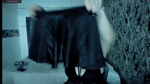 S C A R L E T online show from September 25, 2025, 11:58 am