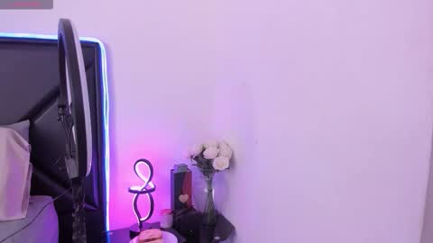 Snapshot of scarletkent chatting on October 31, 2025, 3:57 pm ScarletKent online show from October 31, 2025, 3:57 pm