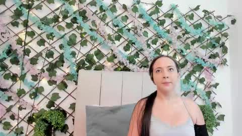 scarlet  online show from November 29, 2025, 11:35 am