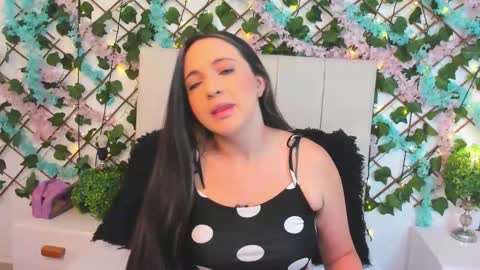 scarlet  online show from February 6, 2026, 12:19 pm