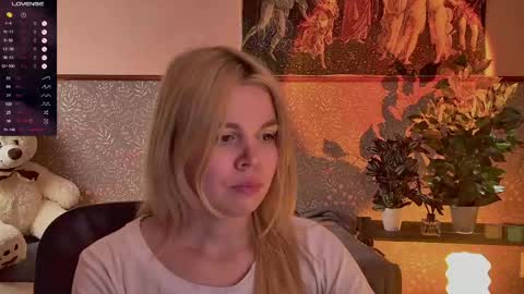 Snapshot of scarletmarney chatting on May 25, 2026, 3:29 pm scarletmarney online show from May 25, 2026, 3:29 pm