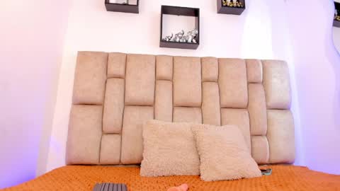 Scarlett online show from April 23, 2026, 12:29 pm