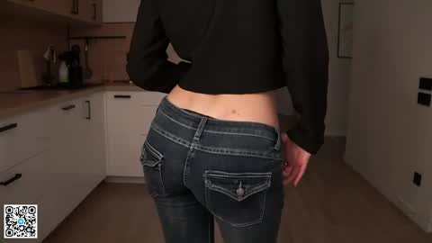 Scarlet online show from April 1, 2026, 2:58 pm