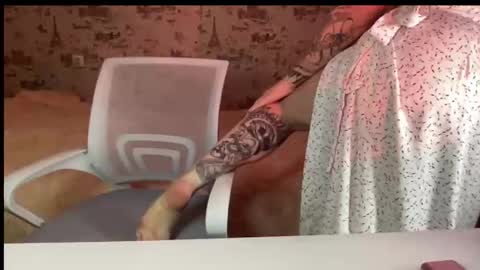 scarletpetal online show from October 8, 2025, 11:41 am