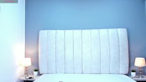 Scarlet online show from November 15, 2025, 3:48 am