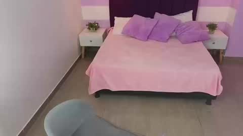 Scarlett online show from March 21, 2026, 1:48 pm