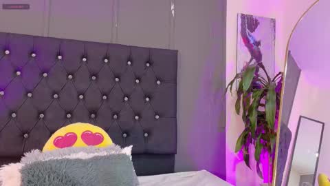 scarlett__durand online show from September 17, 2025, 11:45 am