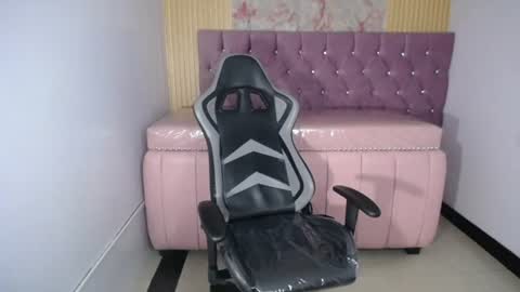 scarlett_jhonson_ch online show from July 24, 2026, 8:23 am