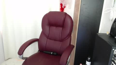Snapshot of scarlett_mill chatting on May 30, 2026, 6:05 pm scarlett_mill online show from May 30, 2026, 6:05 pm