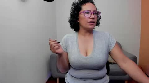Scarlett sax online show from June 3, 2026, 11:43 pm