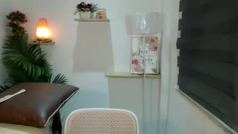Snapshot of scarlett_sofia69 chatting on June 8, 2026, 6:36 am online show from June 8, 2026, 6:36 am
