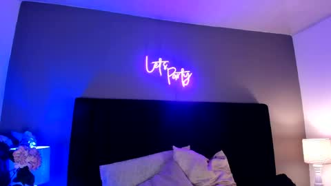 Scarlett online show from April 15, 2026, 4:08 am