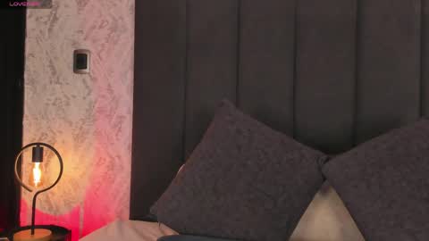 Scarlett online show from April 18, 2026, 4:27 am