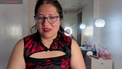scarlett_widow online show from June 3, 2026, 3:20 am
