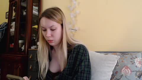 Snapshot of scarlettford chatting on December 28, 2024, 12:45 pm Scarlett online show from December 28, 2024, 12:45 pm