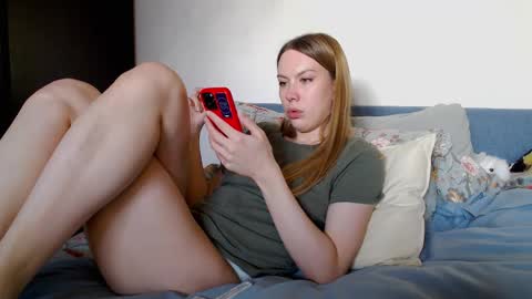 Scarlett online show from March 17, 2026, 2:20 pm