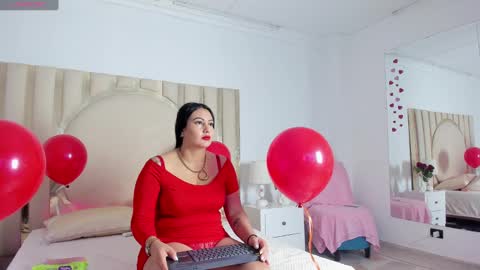 Snapshot of scarlettross_ chatting on February 14, 2025, 12:03 pm Scarlett Ross online show from February 14, 2025, 12:03 pm