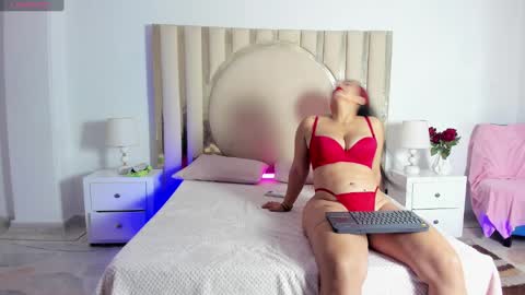 Snapshot of scarlettross_ chatting on February 18, 2025, 11:55 am Scarlett Ross online show from February 18, 2025, 11:55 am