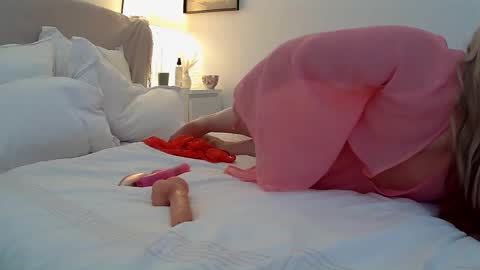 Scarlettexo online show from January 17, 2025, 10:00 am