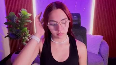 scarlett online show from December 17, 2025, 4:29 am