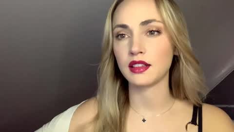 ScarlettxBlonde online show from May 2, 2026, 2:22 pm