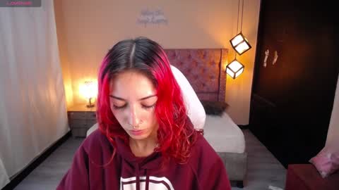 Snapshot of scarllett_bdsm chatting on January 14, 2025, 9:45 am Scarllett online show from January 14, 2025, 9:45 am