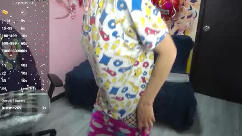 Snapshot of scarllett_bdsm chatting on February 26, 2025, 4:58 am Scarllett online show from February 26, 2025, 4:58 am