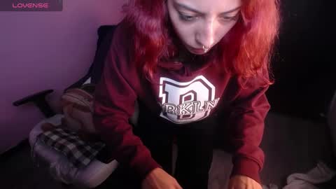 Snapshot of scarllett_bdsm chatting on March 7, 2025, 12:26 am Scarllett online show from March 7, 2025, 12:26 am