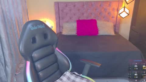 Snapshot of scarllett_bdsm chatting on November 16, 2025, 10:26 pm Scarllett online show from November 16, 2025, 10:26 pm