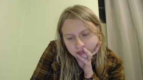 Snapshot of scartit chatting on October 18, 2025, 4:04 am ScarTit Bernhard online show from October 18, 2025, 4:04 am