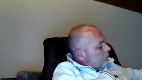 schnibschnab online show from October 5, 2025, 1:37 am