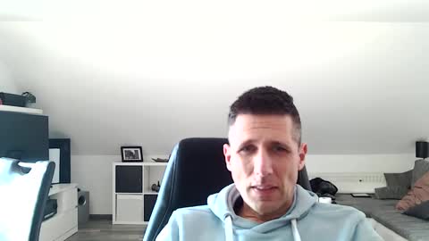 Snapshot of schnuckigeil chatting on February 17, 2025, 11:02 am Dildomen online show from February 17, 2025, 11:02 am