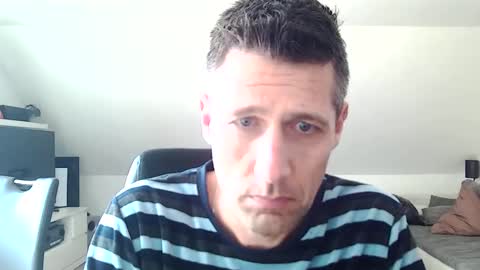 Snapshot of schnuckigeil chatting on March 3, 2025, 12:58 pm Dildomen online show from March 3, 2025, 12:58 pm