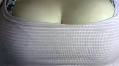 Snapshot of schoco_milf chatting on September 18, 2025, 8:22 pm mai latina online show from September 18, 2025, 8:22 pm