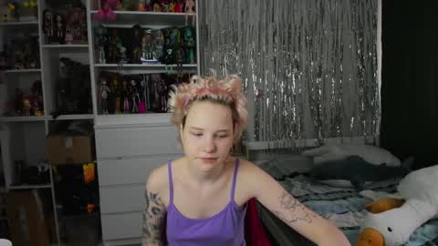 Rina online show from April 1, 2026, 7:09 am