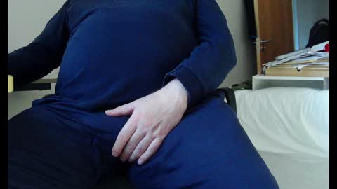 Mick online show from December 18, 2024, 1:23 pm