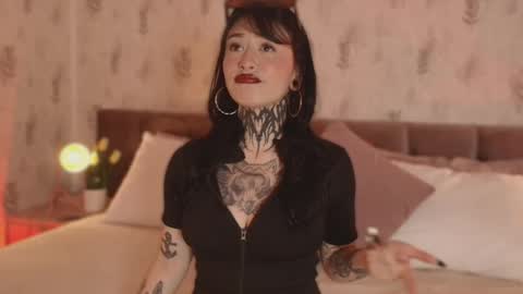 Scolw  online show from September 8, 2025, 7:46 pm