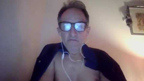 scotchwhieskie online show from April 4, 2026, 10:51 pm