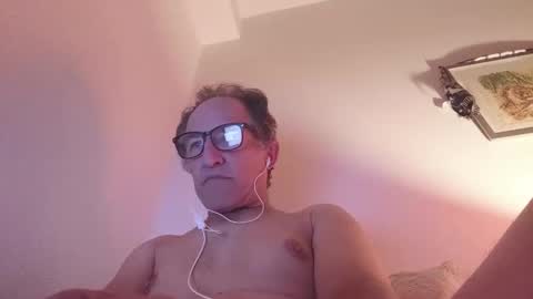 Snapshot of scotchwhieskie chatting on June 8, 2026, 10:43 pm scotchwhieskie online show from June 8, 2026, 10:43 pm