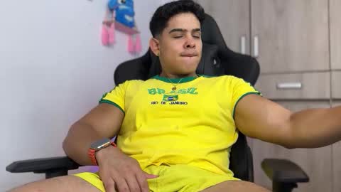 Andrew Flintt online show from December 22, 2025, 1:46 am