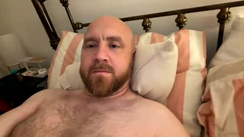 Snapshot of scottric chatting on May 4, 2026, 9:22 pm SexyDaddy online show from May 4, 2026, 9:22 pm