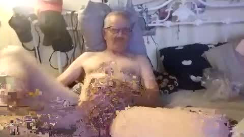 scoutiii online show from October 8, 2025, 9:51 am