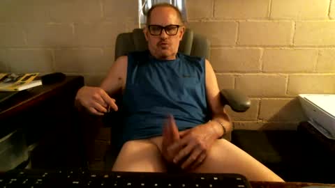 Snapshot of sdh69 chatting on October 6, 2025, 6:27 pm eating pussy sucking dick online show from October 6, 2025, 6:27 pm