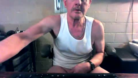 Snapshot of sdh69 chatting on February 4, 2026, 4:18 am eating pussy sucking dick online show from February 4, 2026, 4:18 am