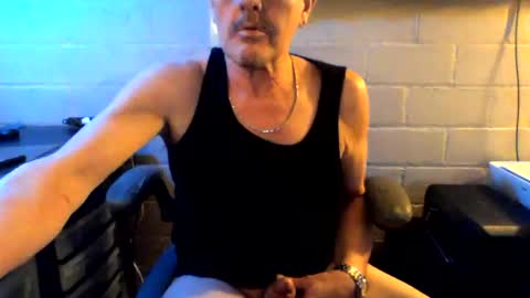 Snapshot of sdh69 chatting on February 18, 2026, 11:33 pm eating pussy sucking dick online show from February 18, 2026, 11:33 pm