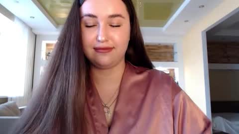 Elizabeth  online show from December 15, 2024, 9:45 am